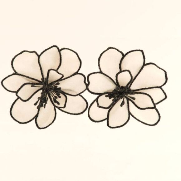 New ZARA Ecru & Black Floral Statement Earrings - Picture 3 of 11